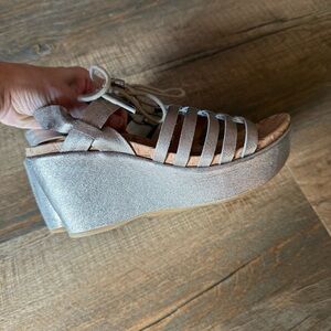 Kork-Ease Adel Leather Sandals in Soft Gold Metallic